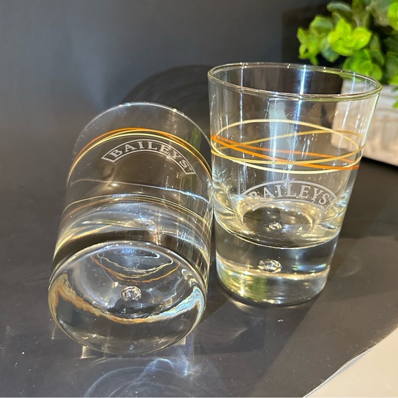 Two Vintage Bailey's Bubble Bottom Highball Glasses Gold and Tan Swirl Design - Picture 5 of 10